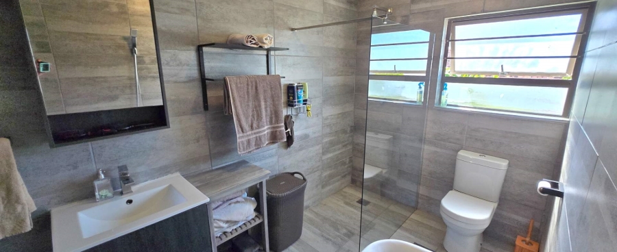 4 Bedroom Property for Sale in Kleinbaai Western Cape